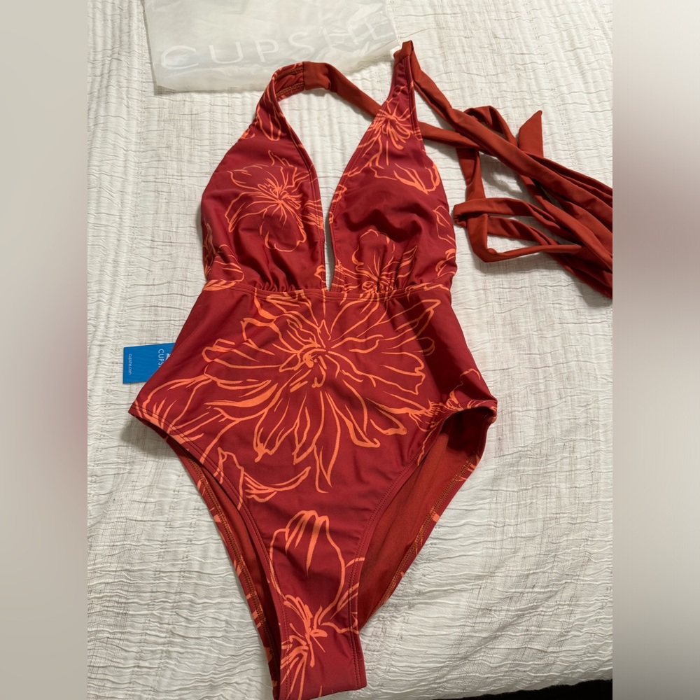 BRAND NEW CUPSHE XS SWIMSUIT